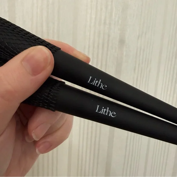 NIB Lithe The Essentials Face Brush Set Bronzer & Tapered Powder Brush - Picture 10 of 10